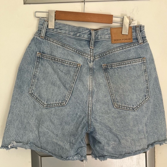 Denim forum Aritzia The BF Loose Mid Thigh Short - Picture 4 of 12